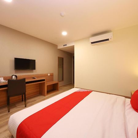 Hotel 101 Ulu Tiram Ngoại thất bức ảnh