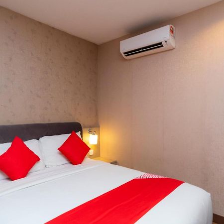 Hotel 101 Ulu Tiram Ngoại thất bức ảnh