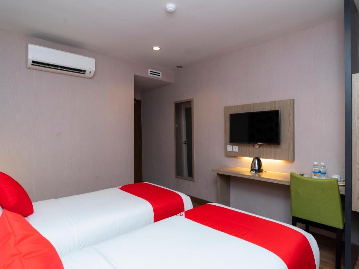 Hotel 101 Ulu Tiram Ngoại thất bức ảnh