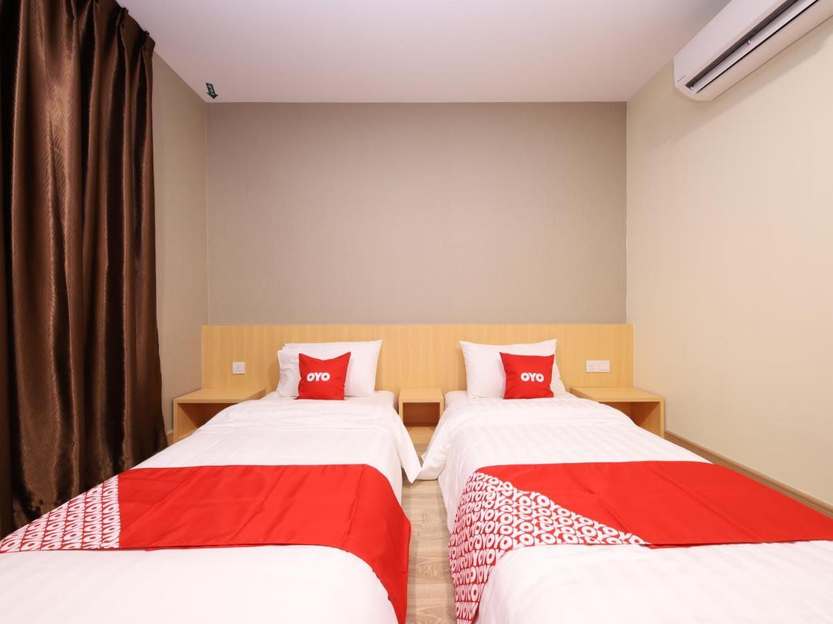 Hotel 101 Ulu Tiram Ngoại thất bức ảnh