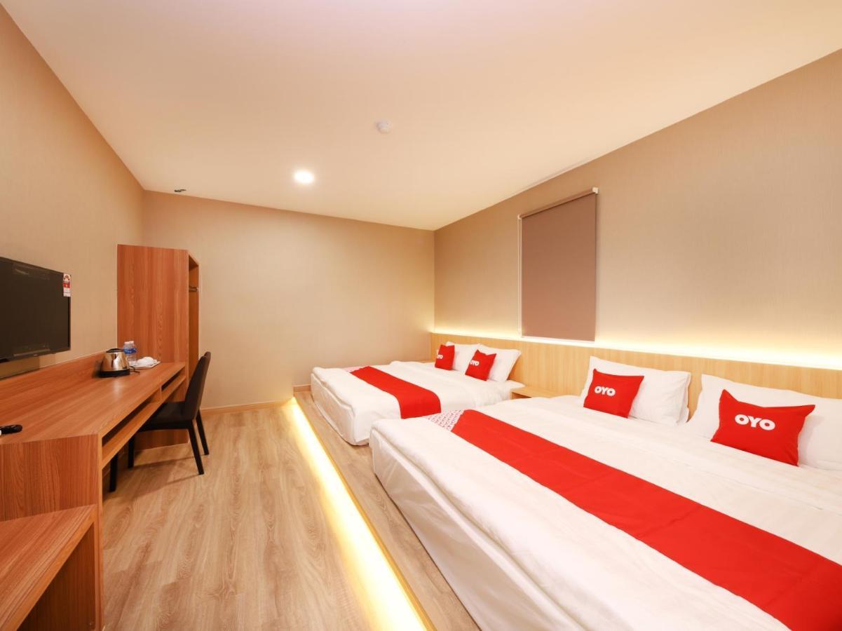 Hotel 101 Ulu Tiram Ngoại thất bức ảnh