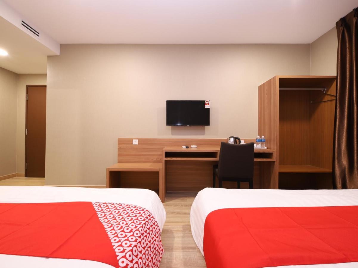 Hotel 101 Ulu Tiram Ngoại thất bức ảnh